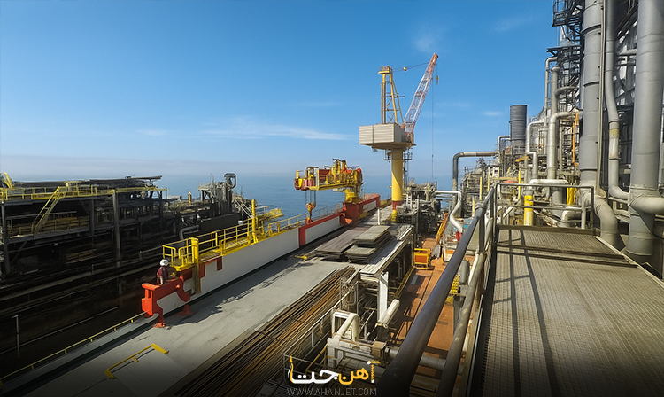 استفاده از ورق آجدار در حوزه نفت و گاز یکی از الزامات ایمنی محسوب میشود